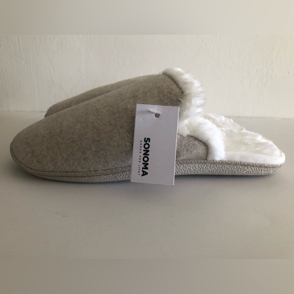 SONOMA Womens Slippers Size 6-7 Small Beige Machine Washable Comfort Insole New